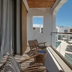 Nuca Mykonos بلاتيس يالوس